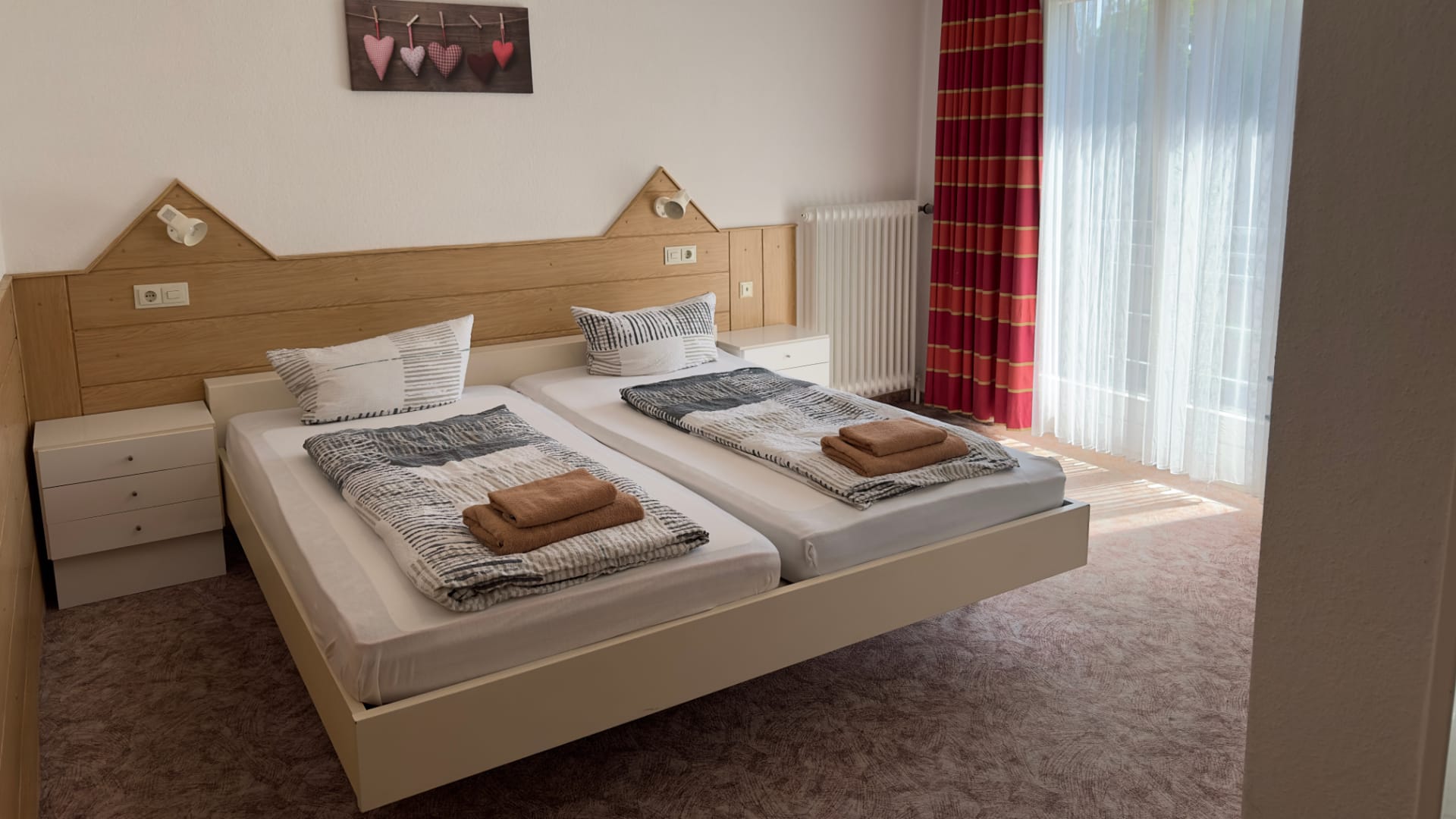 Hotel Seehaus Doppelzimmer mit Balkon und Seeblick